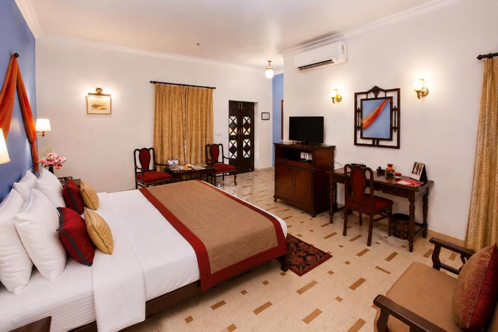 Hotel Rawal Kot room interior